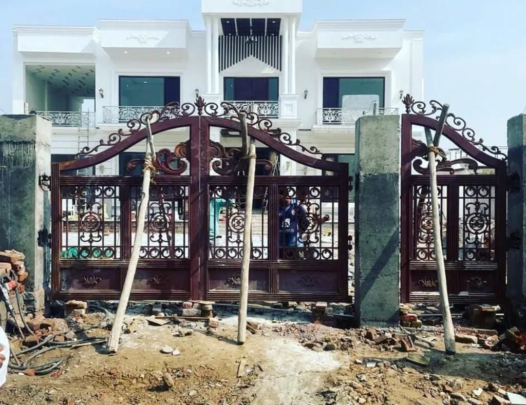 Architectural gate and balcony railing metalwork, product reference